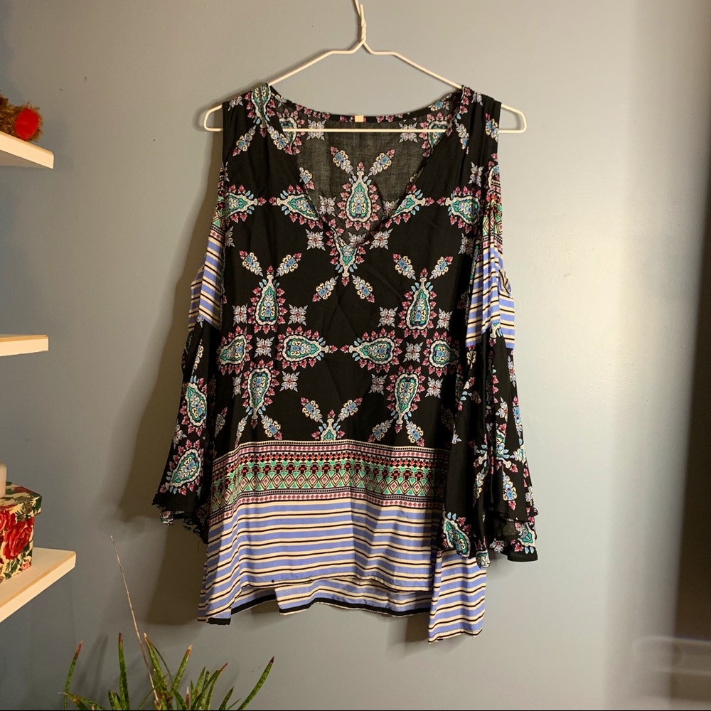 Flowy pattern blouse